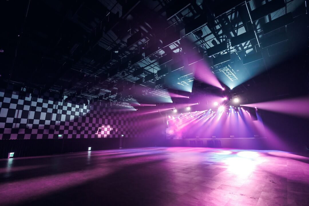 現場演出需求持續升溫，中大型展演場館週週滿檔——Legacy TERA 開幕一年回應產業高速成長 - 循聲入座